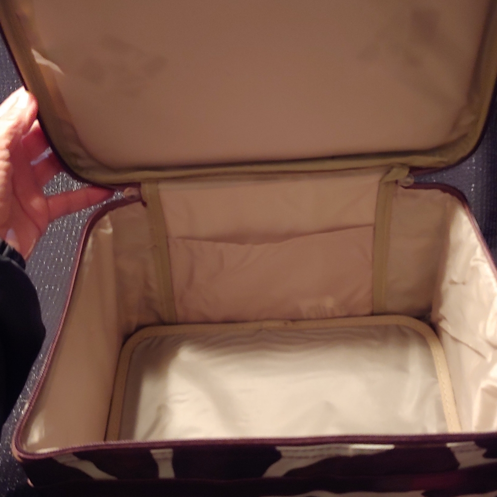 Make Up Overnight Case - Picture 3 of 3